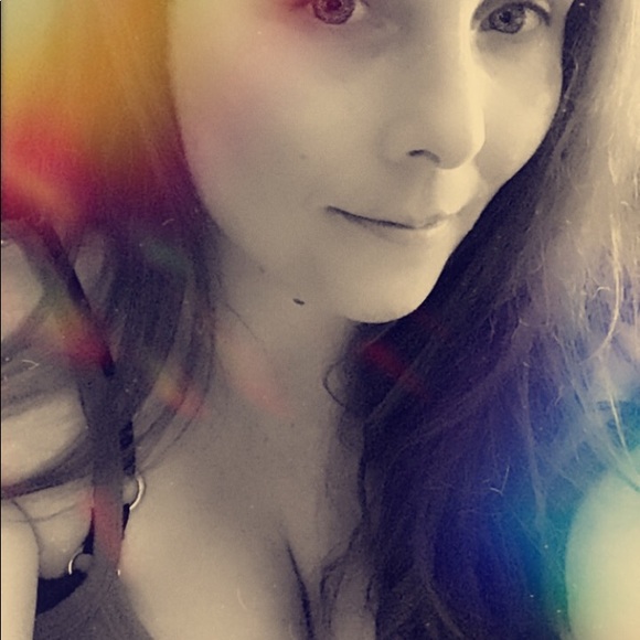 Meet your Posher, Laura - Picture 8 of 13